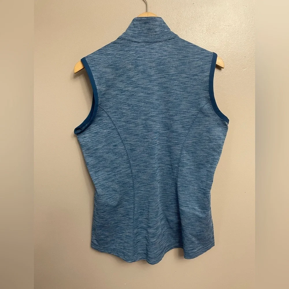 Nike women’s size medium Hyperlift Tour Performance Blue Vest